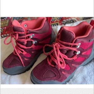 LL Bean kids waterproof trail model hikers Girls Size 4